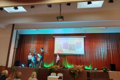 e4bc96a6-d124-4e98-aa51-240102b492d2